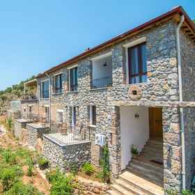 Primary image 1 ヴィラ カヤ ピース 4 ベッドルーム, フェティエ魚市場 ホテル