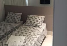 Others 5 Flat Malawi Exclusive