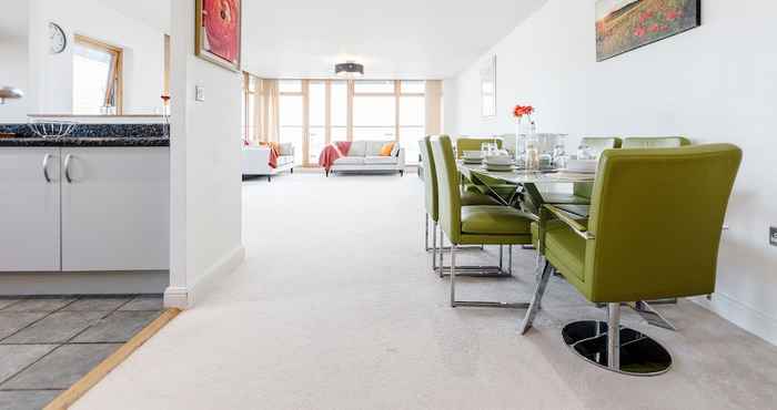 Khác Premium London Excel Apartment