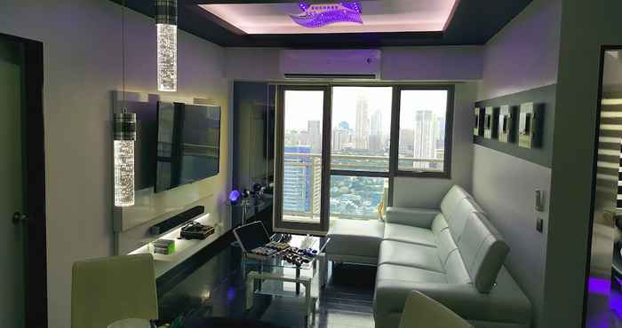Others Lower Penthouse Unit in Acqua Residences