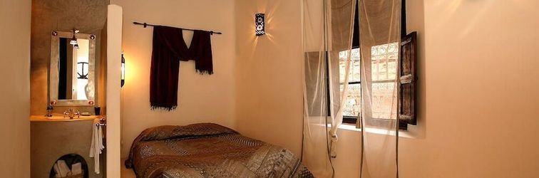 기타 Riad Dar Tayib