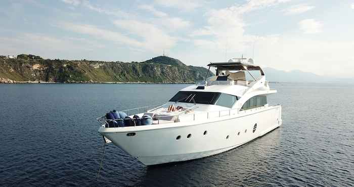 Khác Italy Luxury Yacht Charter