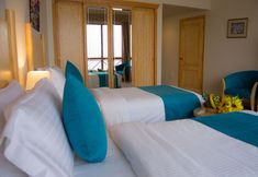 Others 6 Happy Days Hotel