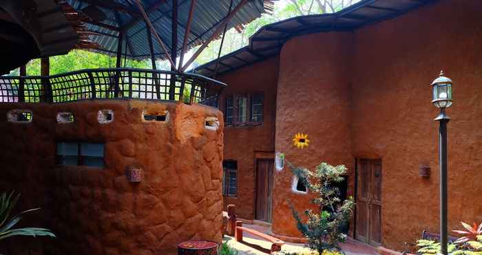 Khác Chiang Mai Unique Mud Houses