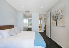Others 4 Accommodate Canberra - The Pier