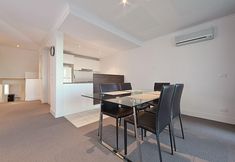 Others 6 Accommodate Canberra - The Avenue