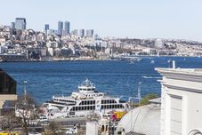 Khác Old Port Hotel