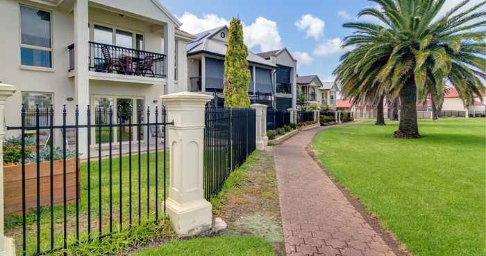 Others Port Adelaide Harbourside Home