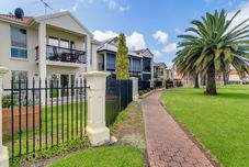 Lain-lain Port Adelaide Harbourside Home
