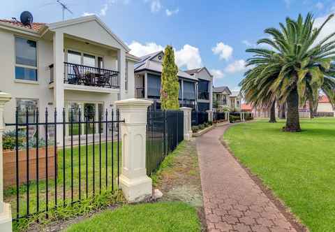 Lain-lain Port Adelaide Harbourside Home