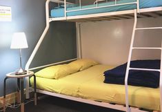 Others 3 Banana Backpackers