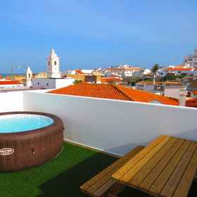 Primary image 1 더 세븐틴 호스텔, 엔리케 항해 왕자 동상 호텔