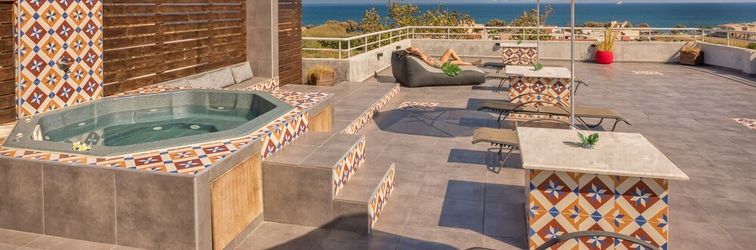 기타 THE BONGOS - Socially Conscious Rooms, Part of the room rate goes to charity