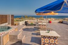 기타 THE BONGOS - Socially Conscious Rooms, Part of the room rate goes to charity