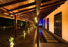 OTHERS 2 Clive Garden