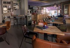 Others 2 Weinbar und Hotel FahrAway