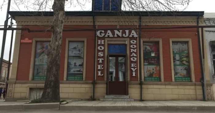 Khác Ganja Hostel