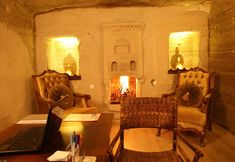 อื่นๆ 2 Unicorn Cave Hotel