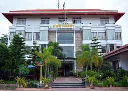 Nwe Waddy Hotel Pyin Oo Lwin, 1.374.192 VND