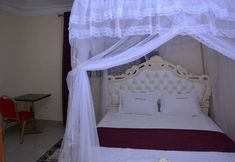 기타 4 Mak-Queen Hotel