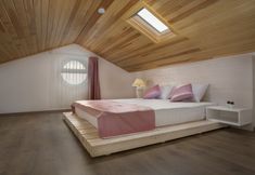 其他 4 Kybele Suits