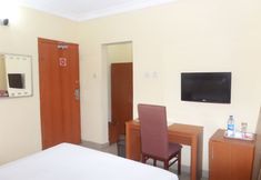 Others 3 Adna Hotel