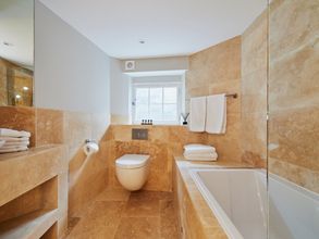 Others 4 Bath Circle Camden Lodge House