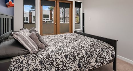 Others 2 Seattle Vacation Home: Thomas Lodge New York