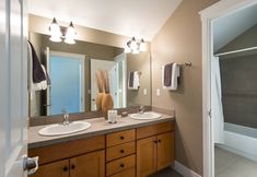 Others 7 Seattle Vacation Home: Off The Wall