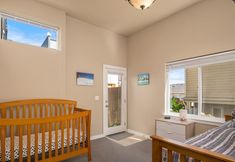 Others 6 Seattle Vacation Home: Life's A Beach