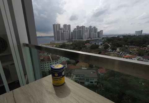 Others 3R2B Seaview Condo