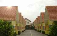 Lainnya 7 Parkway Resort