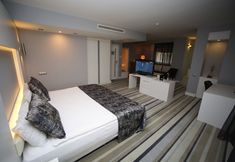 其他 7 Grand Nora Hotel