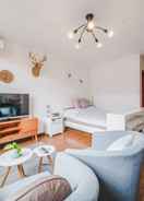 Primary image Cozy Apartment Best Location 302