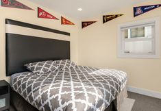 Others 3 Seattle Vacation Home: The Campus