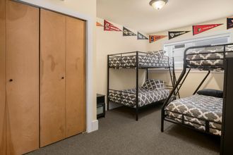 Others 4 Seattle Vacation Home: The Campus