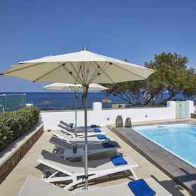 Primary image 1 Almyriki Beach Villa, Santorini Hotels