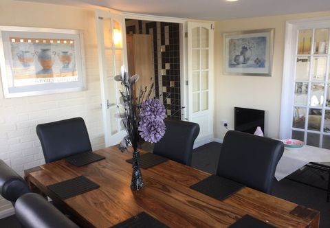 Others Hogwarts Bed and Continental Breakfast