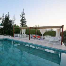 Primary image 1 Light of Apollon, โรงแรม & ที่พัก Karya Villa