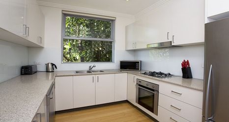 Others 2 The Apartment Service GLE20