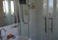 Others 6 A. B&B - Glastonbury