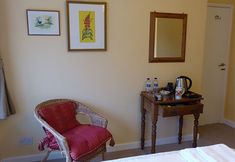 Others 3 A. B&B - Glastonbury