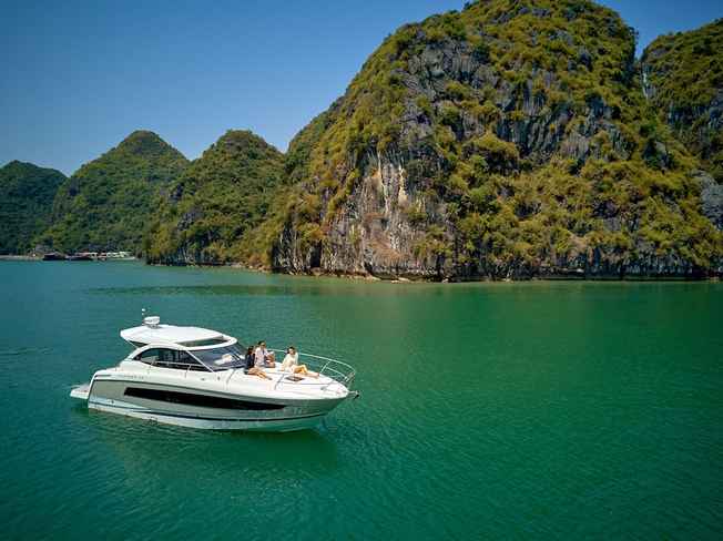 Room rate Vietyacht Marina Club - Halong Bay Cruise, Tuan Chau Ward from  30-03-2023 until 31-03-2023
