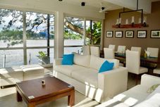 Others Villa by the Edge