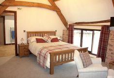 Others 3 Middle Burrow