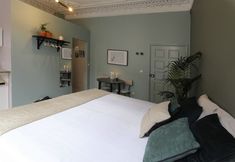 Others 2 Porta 33 Rio Malva