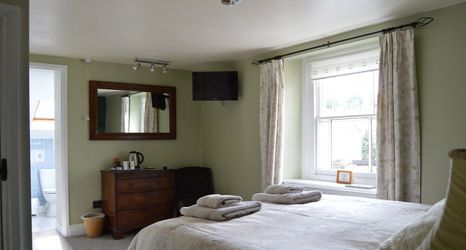 Others 2 The George Inn