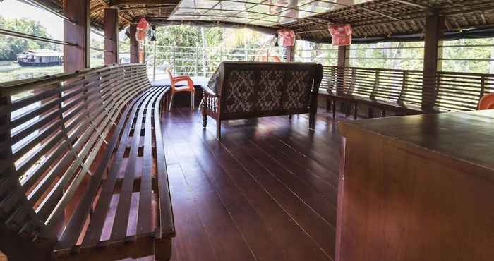 อื่นๆ GuestHouser 3 BHK Houseboat 1b08