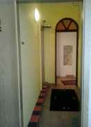 Pintu masuk dalaman Alma Hostel 2