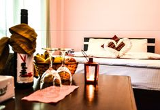 Khác 4 Hotel Hill Crown